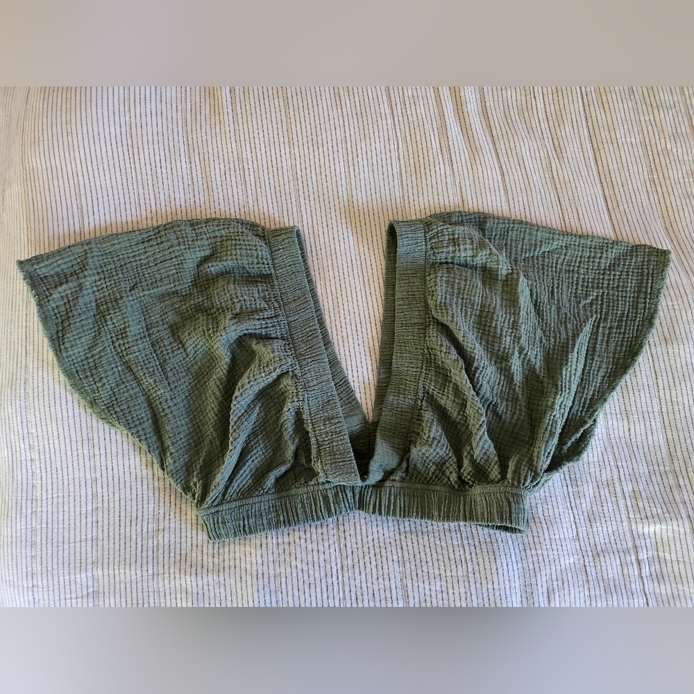 Aerie New Sage Green Deep V Neck Gauze Crop Top Size M Boho - Picture 2 of 5